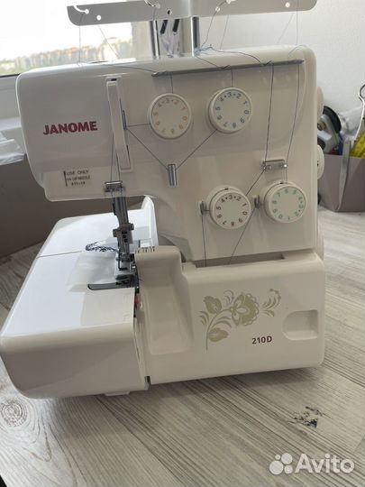 Оверлок janome 210d