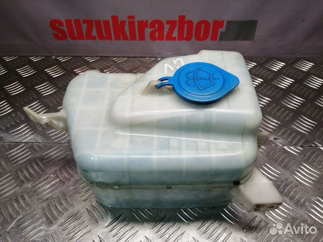 Бачок омывателя Suzuki Grand Vitara