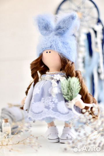 Текстильная кукла зайка в голубом платье. Тильда