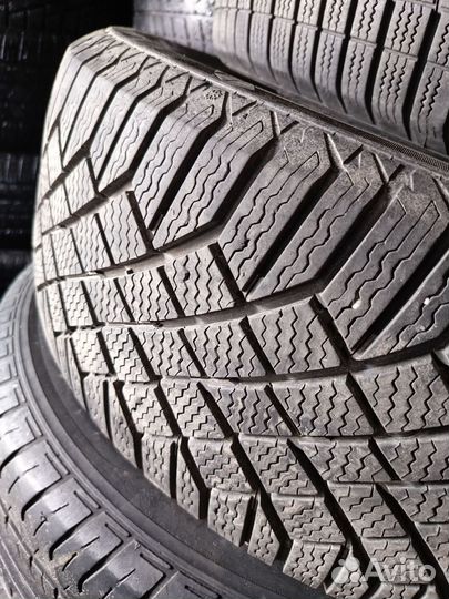 Continental ContiVikingContact 7 235/55 R17