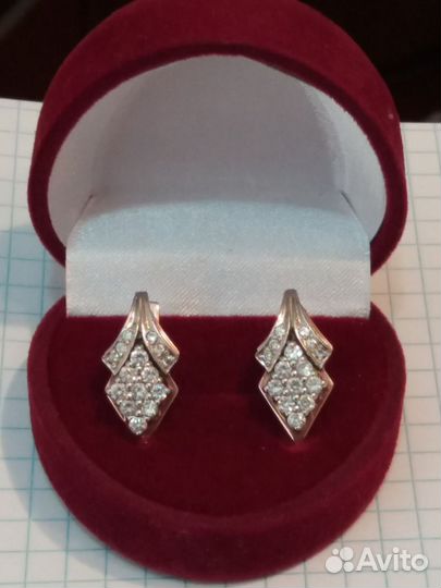 Золотые серьги