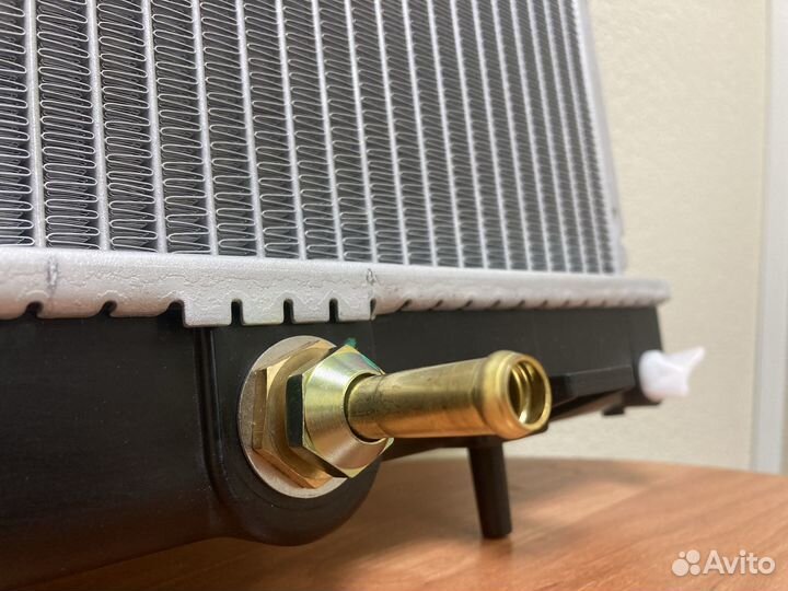 Радиатор охлаждения Субару Легаси EZ30 03-09