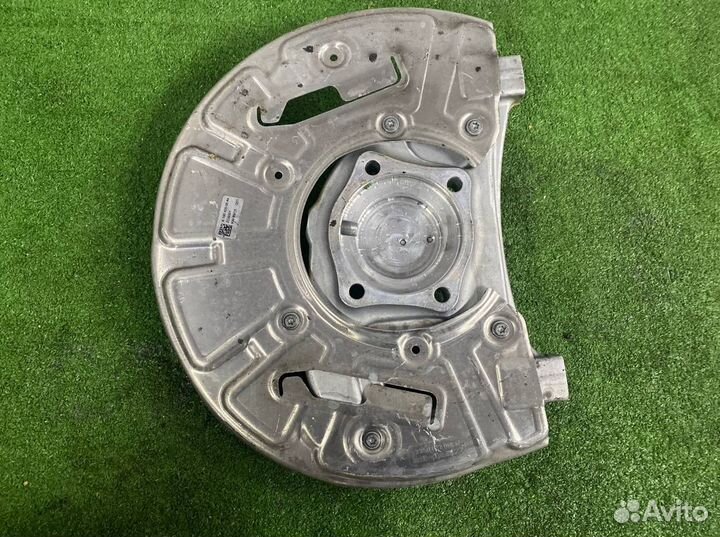 Поворотный кулак передний левый Mercedes-Benz Amg