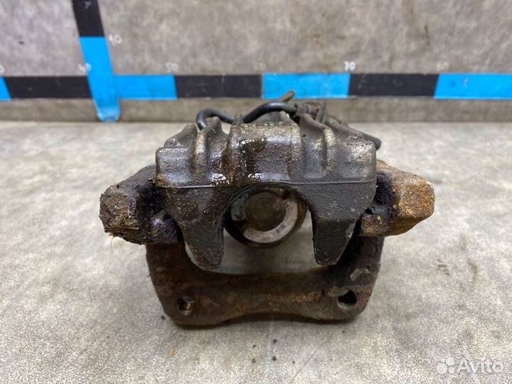 Суппорт задний левый Volkswagen Golf 6 1.6 BSE AT