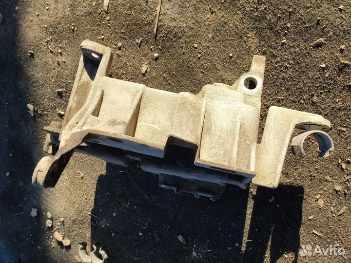 Опора кпп кронштейн Рено Кангу