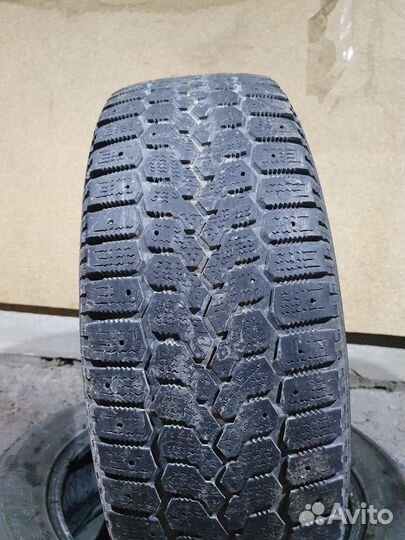 Yokohama Ice Guard F700Z 215/60 R17