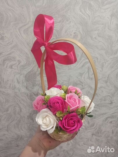 Букет из мыльных роз в корзине