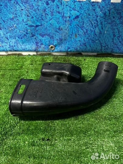 Воздухозаборник Mazda 3 BL Z6 2011