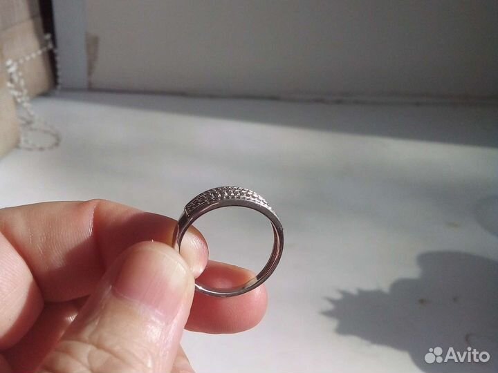 Серебряное кольцо с фианитами