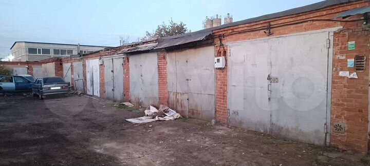 Гараж, > 30 м²