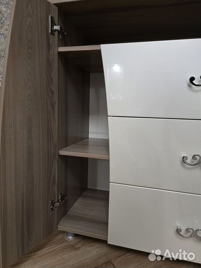 Шкафы и комоды