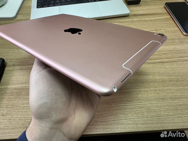 iPad pro 10 5 2017 256gb wifi + sim lte