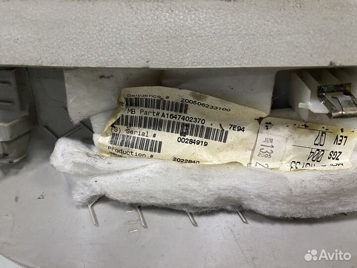 Обшивки двери багажника Mercedes W164