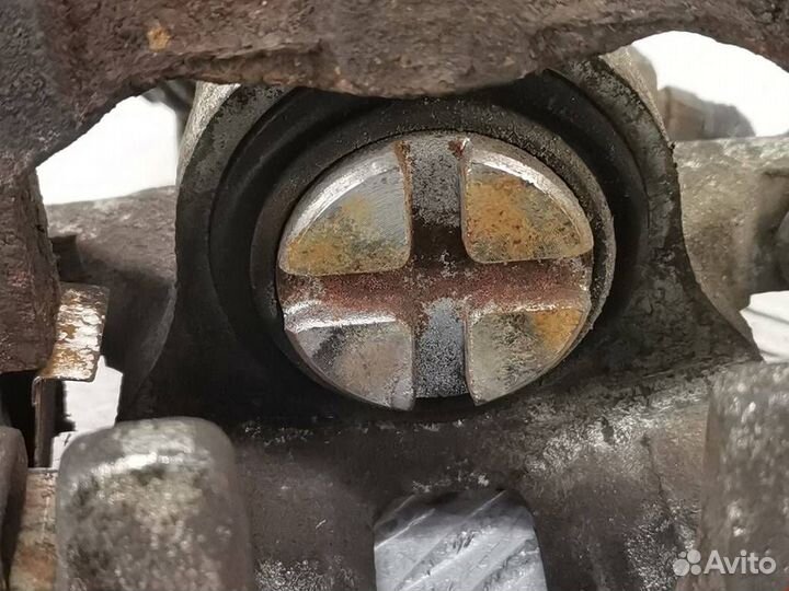 Суппорт тормозной задний левый Honda Civic 7 2001