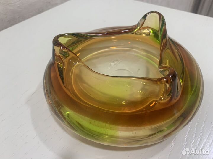 Пепельница, цветное стекло