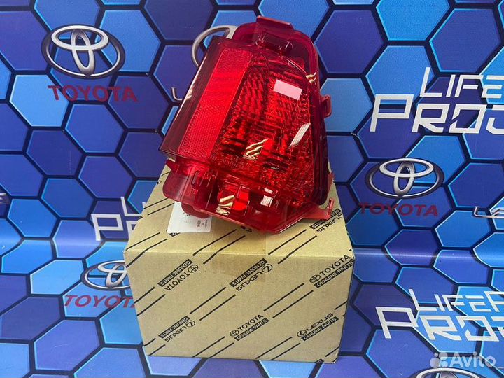 Фонарь противотуманный задний правый Lexus Lx450