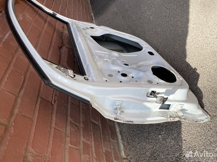 Дверь передняя правая на volkswagen polo седан