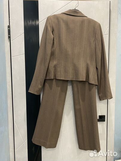 Брючный костюм женский
