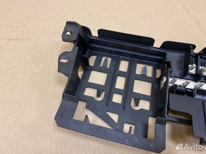 Корпус блока предохранителей Audi A8 D3 BVJ 2006