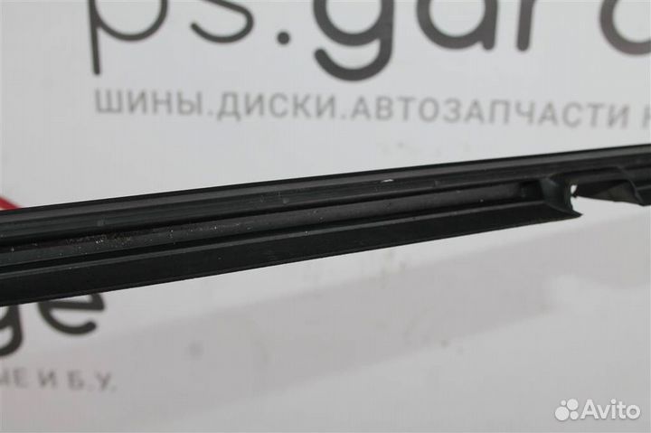 Молдинг двери задней левой Volvo XC90 2014-2019