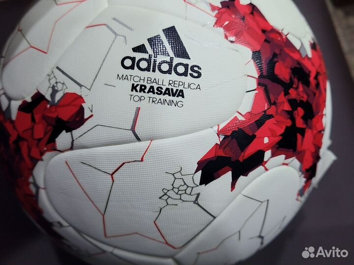 Футбольный мяч adidas куплен в адидас