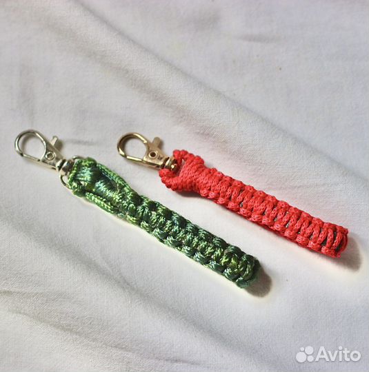 Брелок для ключей макраме