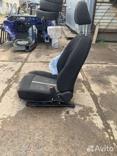 Сиденье(переднее правое) (Hyundai Sonata viii DN8)