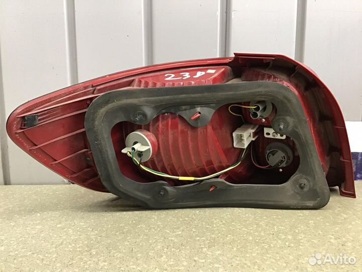 Фонарь задний наружный правый Kia RIO 2005-2011