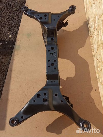 Балка задний подрамник Nissan Serena C24 4WD