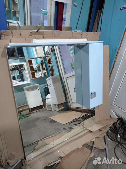 Зеркало 90 со шкафчиком