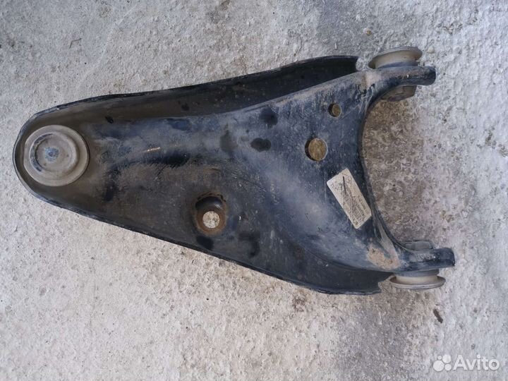 Рычаг подвески левый logan