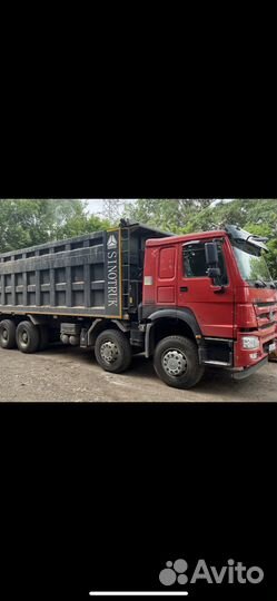 Водитель самосвала