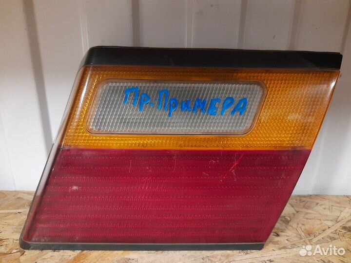 Фонарь правый в крышку багажника Примера Р10 1993г