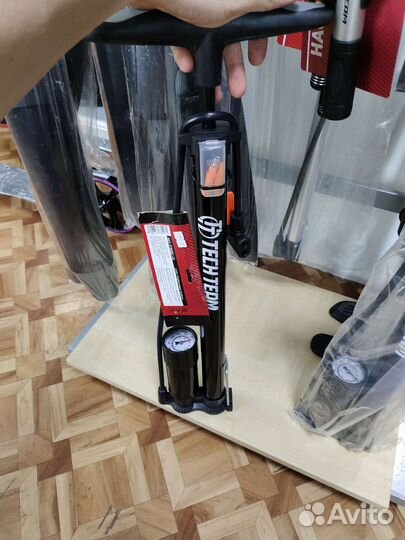 Насос стационарный велосипедный с манометром