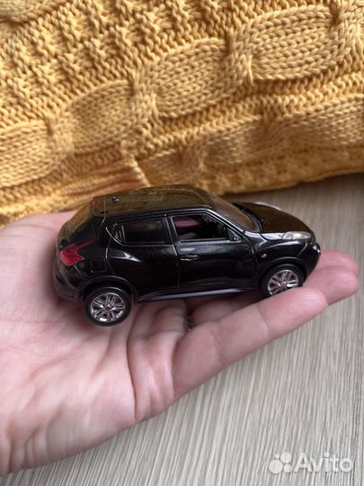 Редкая моделька nissan juke 1:43 коллекционная