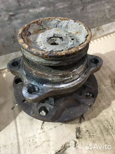 Ступицы в сборе с подшипниками задняя Audi A8 D3