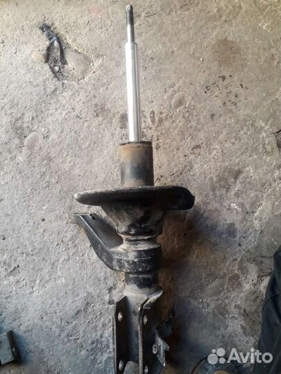 Стойка хонда цивик eu1 1шт. правая, KYB