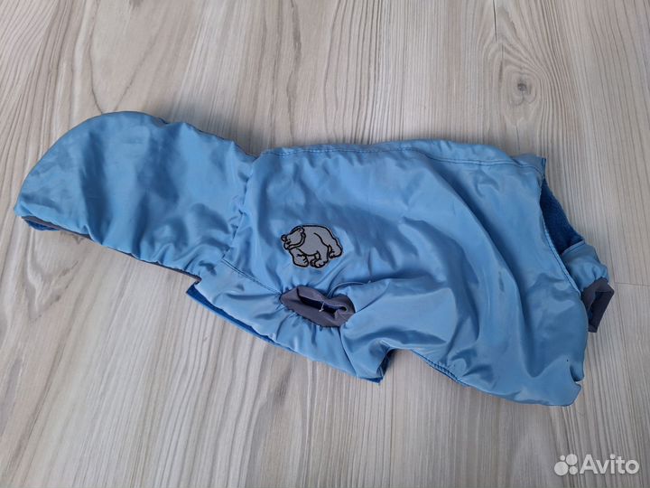 Разные комбинезоны и плащи для собак