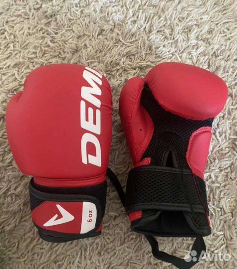 Боксерская напольная груша с перчатками