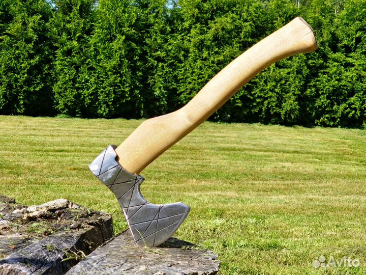 Топор плотницкий универсальный
