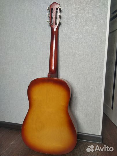 Акустическая гитара