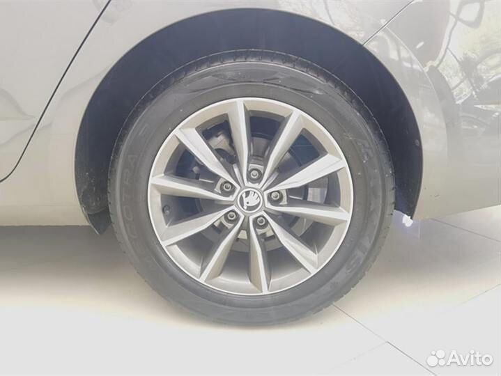 Skoda Octavia 1.5 AT, 2022, 23 300 км