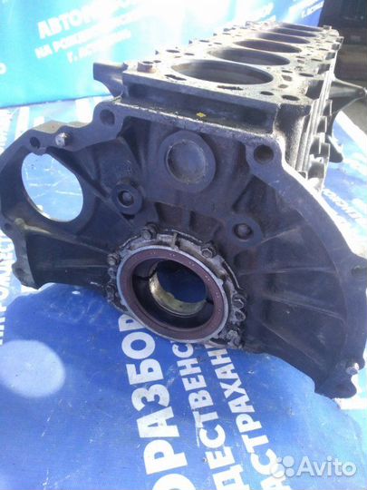 Блок цилиндров Toyota Mark 90 седан 1JZ-GE 1995