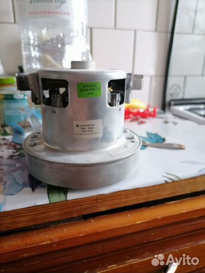 Двигатель от пылесоса 1800w, на запчасти