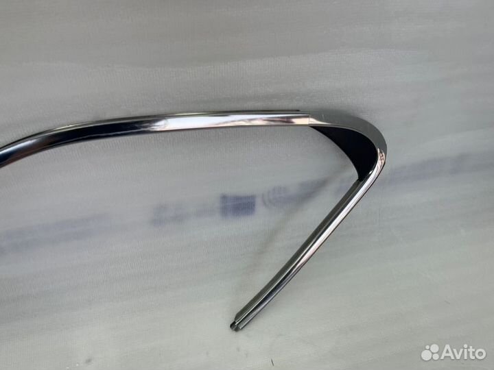 Молдинг на дверь задний левый Toyota Camry V70/V75