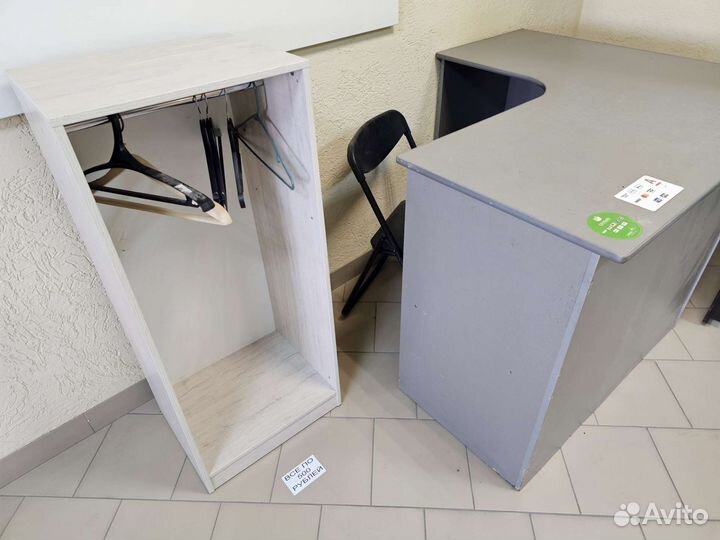 Стеллаж стол ресепшен и шкафы кресла