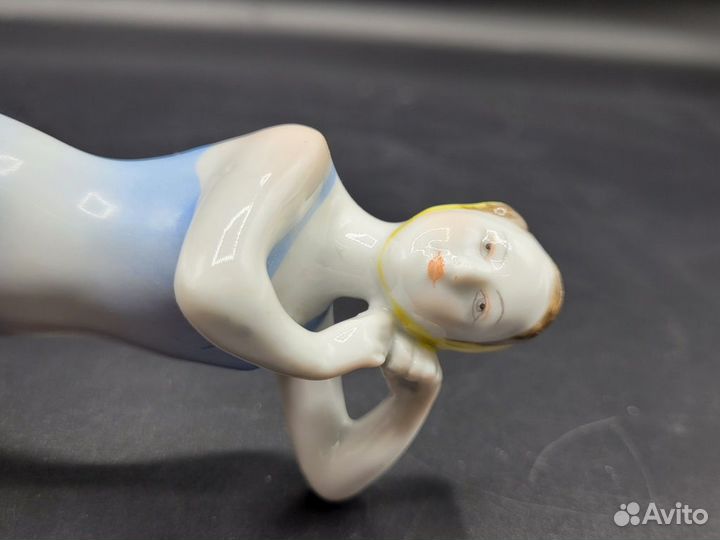 Фарфоровая статуэтка Купальщица Плавчиха лфз