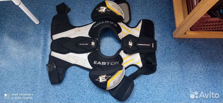 Нагрудник хоккейный