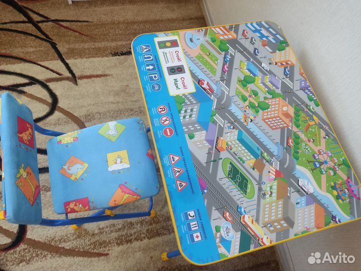 Детский стол и стул