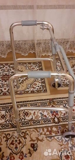 Ходунки для взрослых на колесах